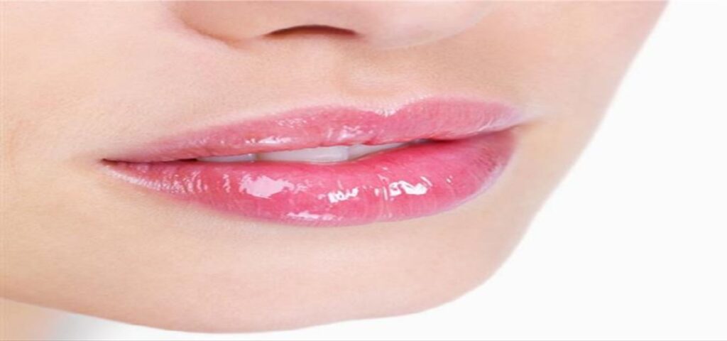 अपने होठों को बनाएं गुलाबी और सॉफ्ट, ये है तरीका || Make your lips pink and soft